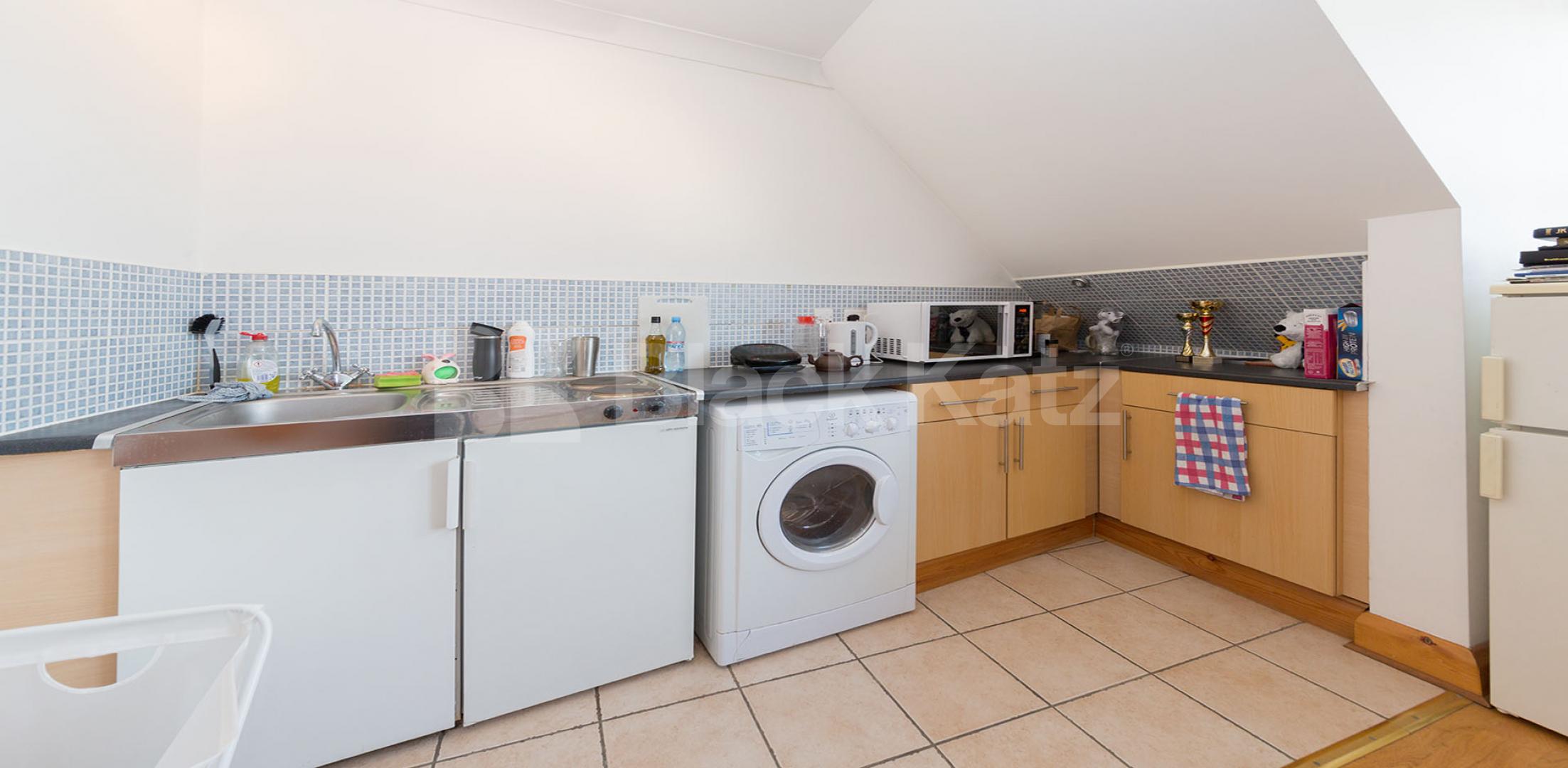 Modern and stylish bathroom Studio Apartment, Furnished Studio in